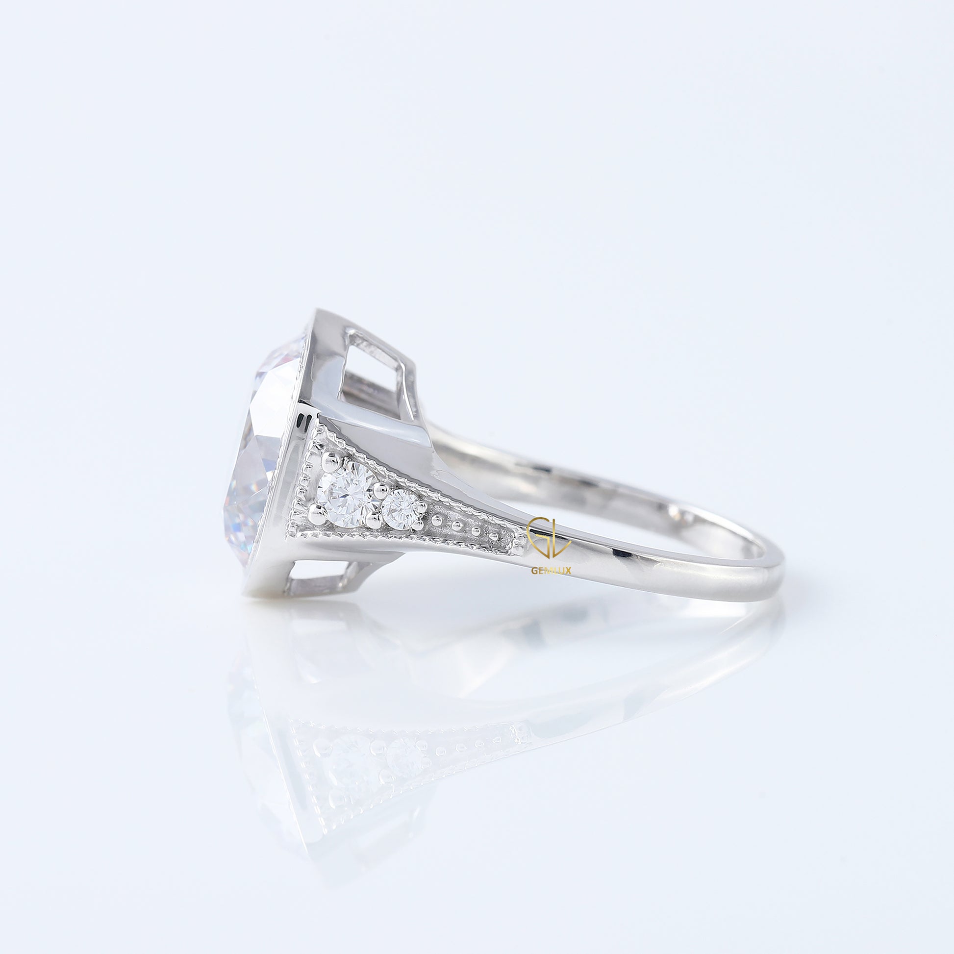 Art Deco Round Cut Moissanite Diamond Bezel Set Milgrain Engagement Ring