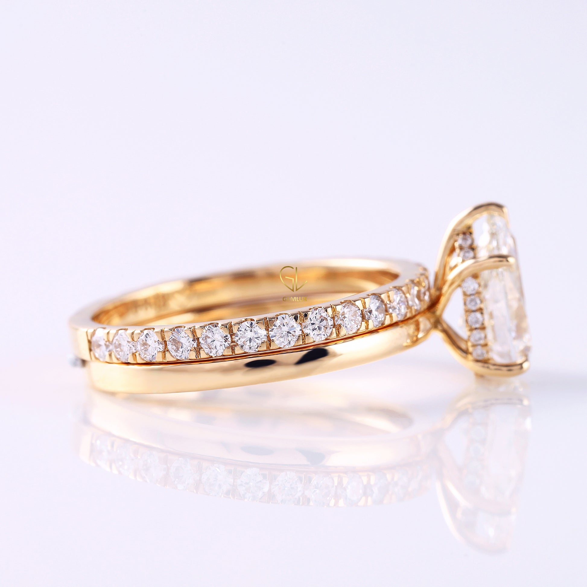 Pear Cut Moissanite Solitaire Ring Set