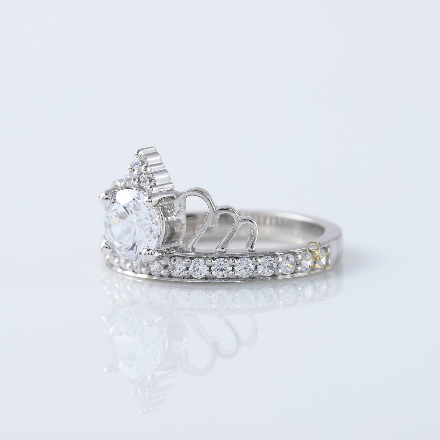Round Cut Moissanite Queen Crown Proposal Ring