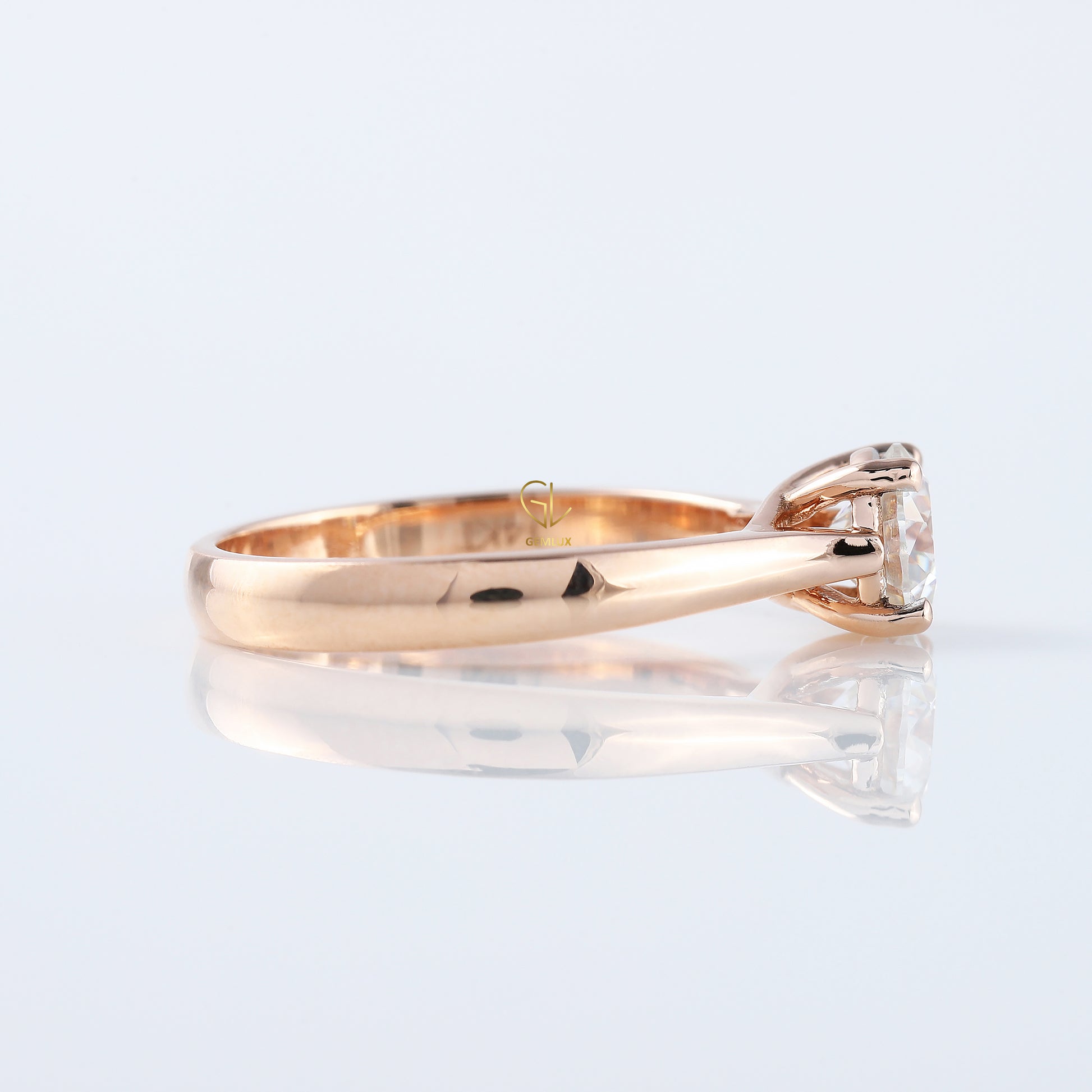 Pinch Style 1 Ct Round Cut Moissanite Solitaire Ring