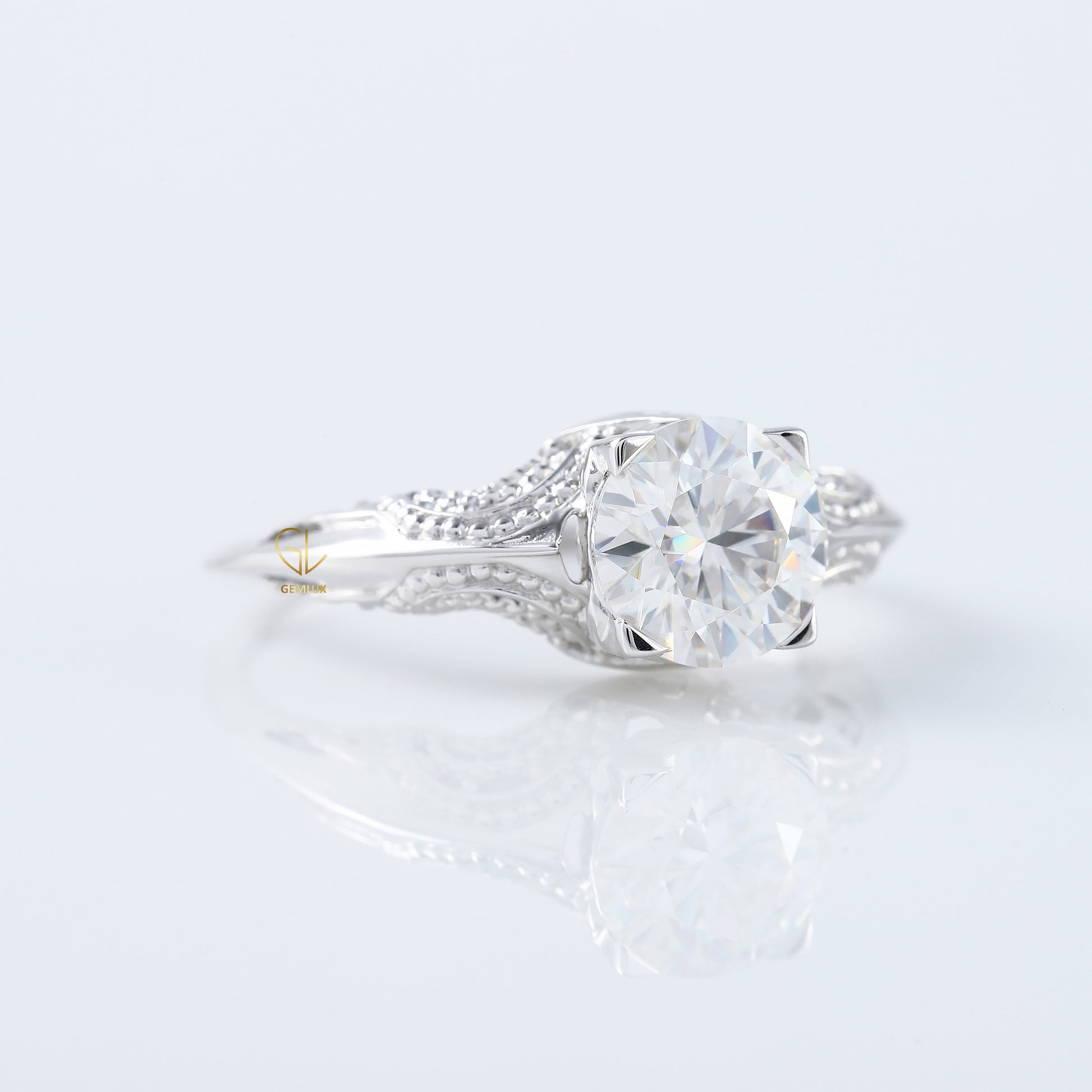 Art Deco Round Cut Moissanite Filigree Engagement Ring