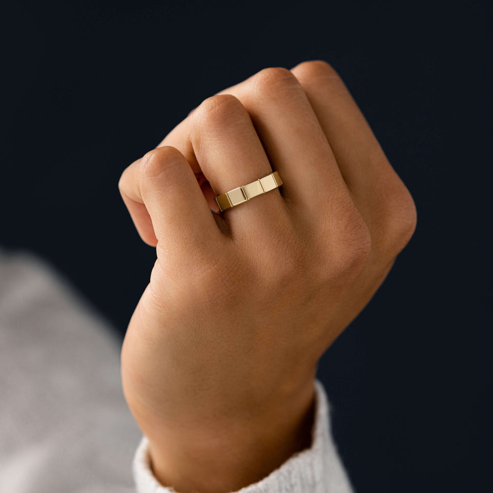 Stylish Men's Wedding Bands with Lab-Grown Diamonds