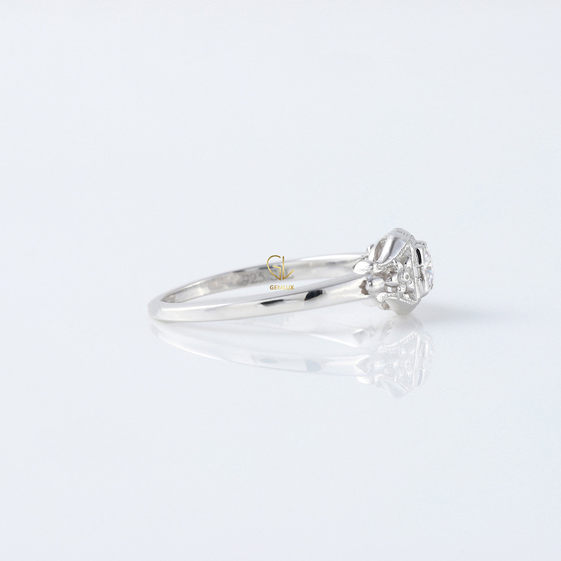 Antique Filigree Round Moissanite Diamond Engagement Ring