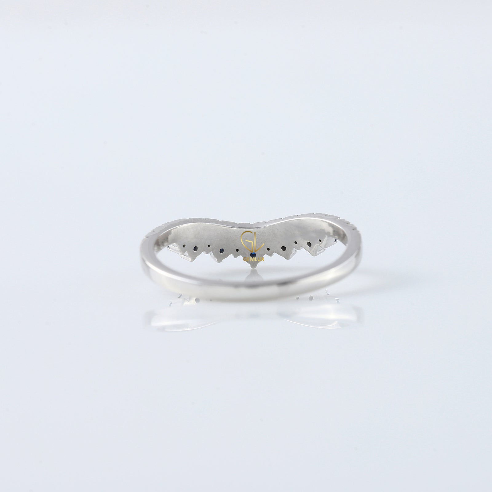Blue Sapphire Round Cut Moissanite Diamond Chevron Band