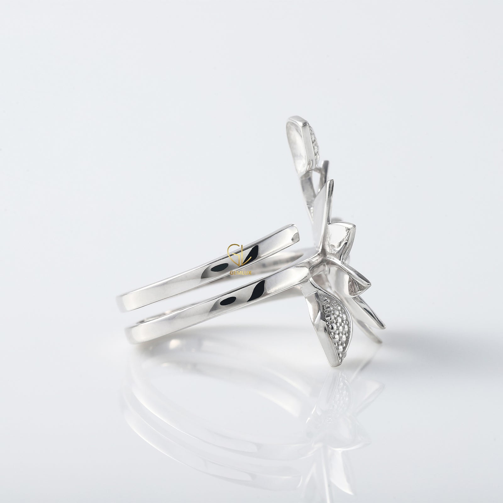 Floral and Leaf Shape Engagement Ring