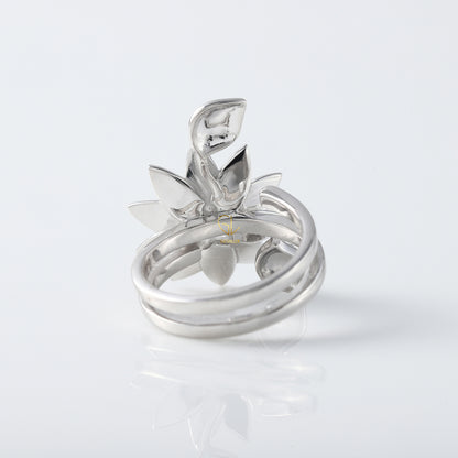 Floral and Leaf Shape Engagement Ring