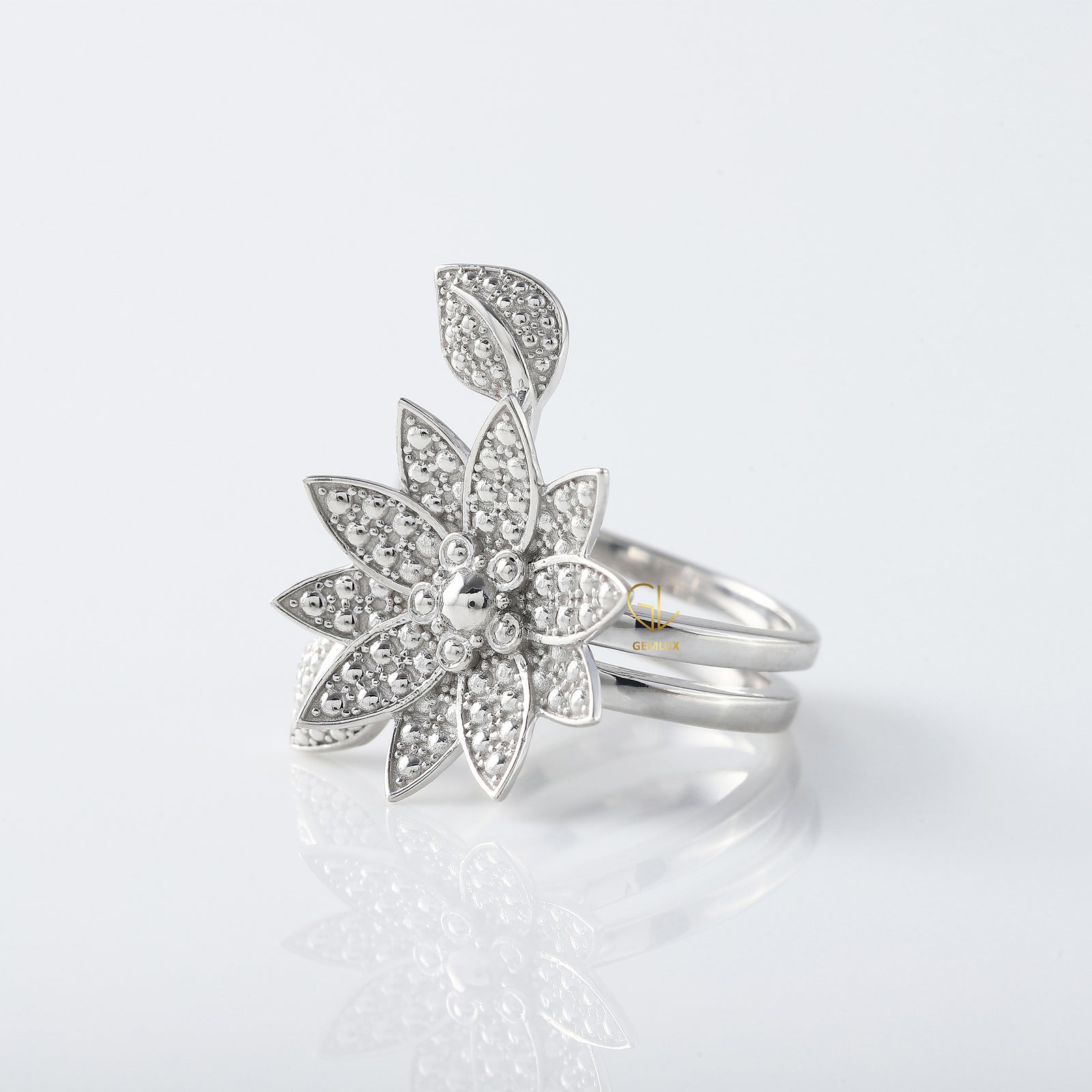 Floral and Leaf Shape Engagement Ring