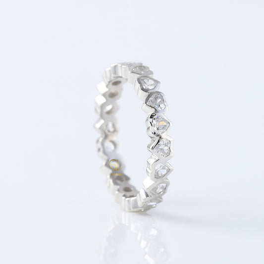 Heart Shape Moissanite Diamond Bezel Set Wedding Band