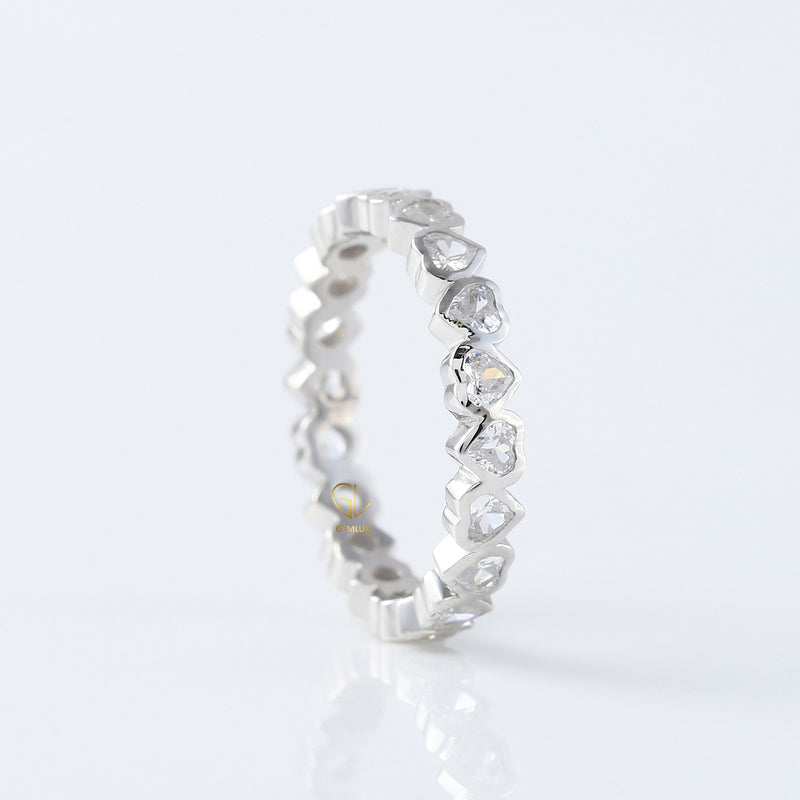 Heart Shape Moissanite Diamond Bezel Set Wedding Band