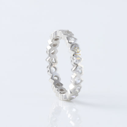 Heart Shape Moissanite Diamond Bezel Set Wedding Band