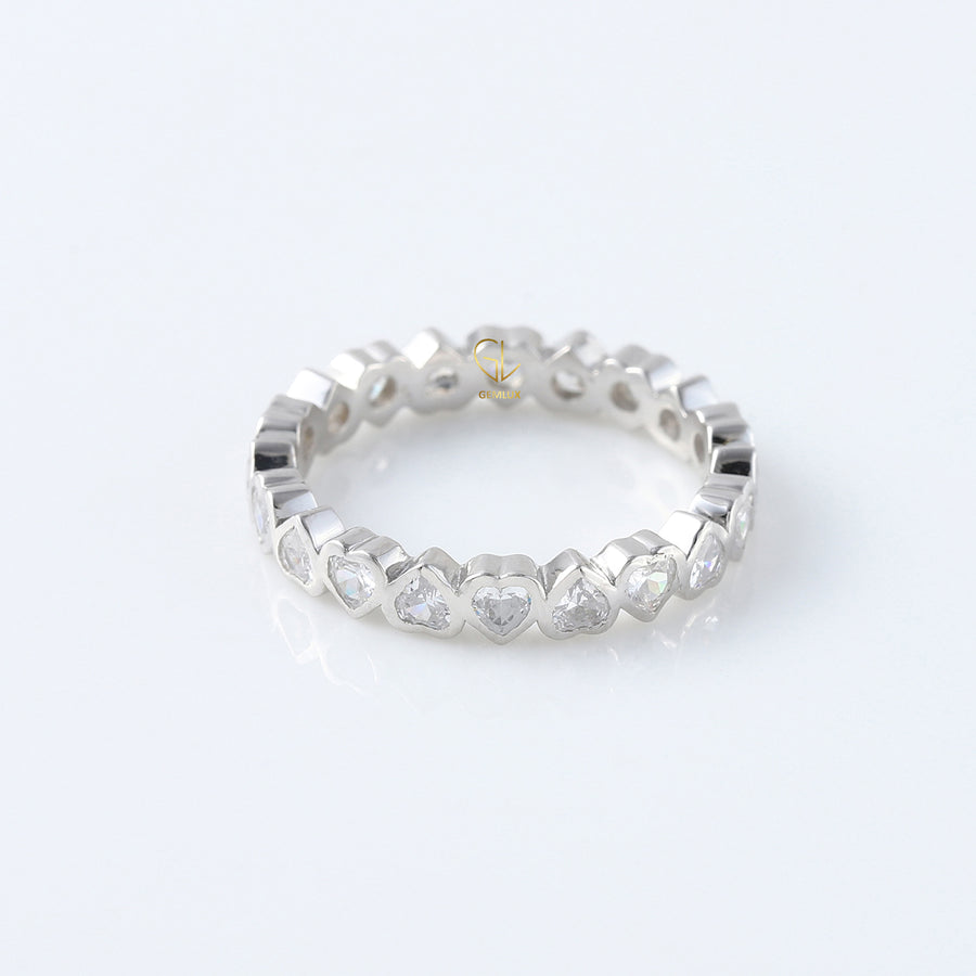 Heart Shape Moissanite Diamond Bezel Set Wedding Band
