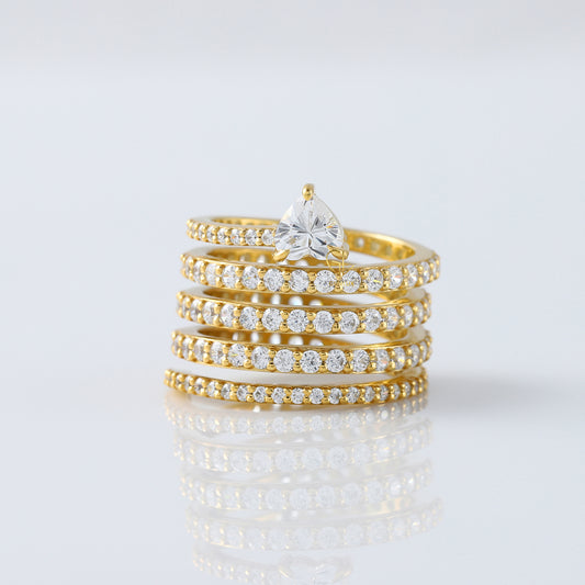 Heart & Round Cut Moissanite Diamond Spiral Wedding Ring