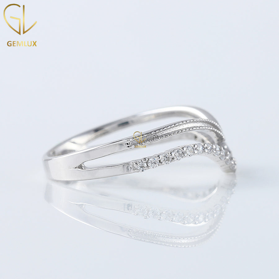 Art Deco V Shape Round Cut Moissanite Ring
