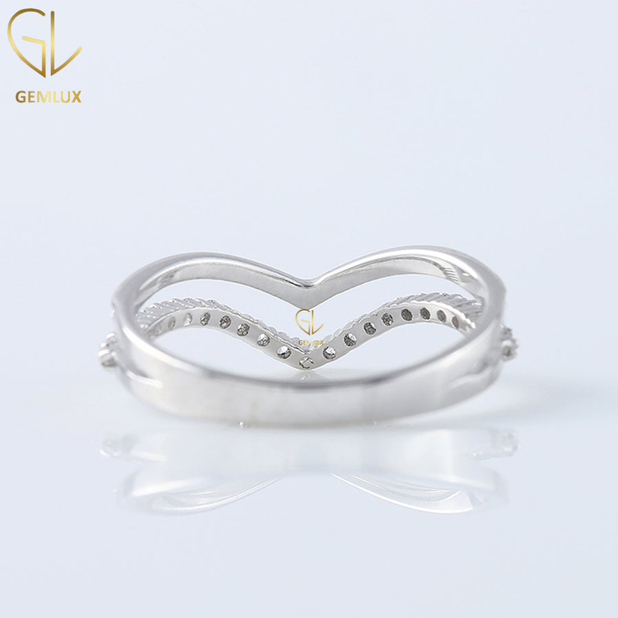 Art Deco V Shape Round Cut Moissanite Ring