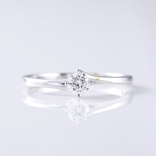 Minimal Design Round Cut Moissanite Diamond Classic Solitaire Engagement Ring