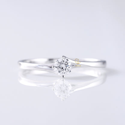 Minimalist Round Cut Lab Grown Diamond Classic Solitaire Engagement Ring