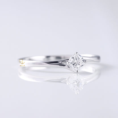 Minimal Design Round Cut Moissanite Diamond Classic Solitaire Engagement Ring