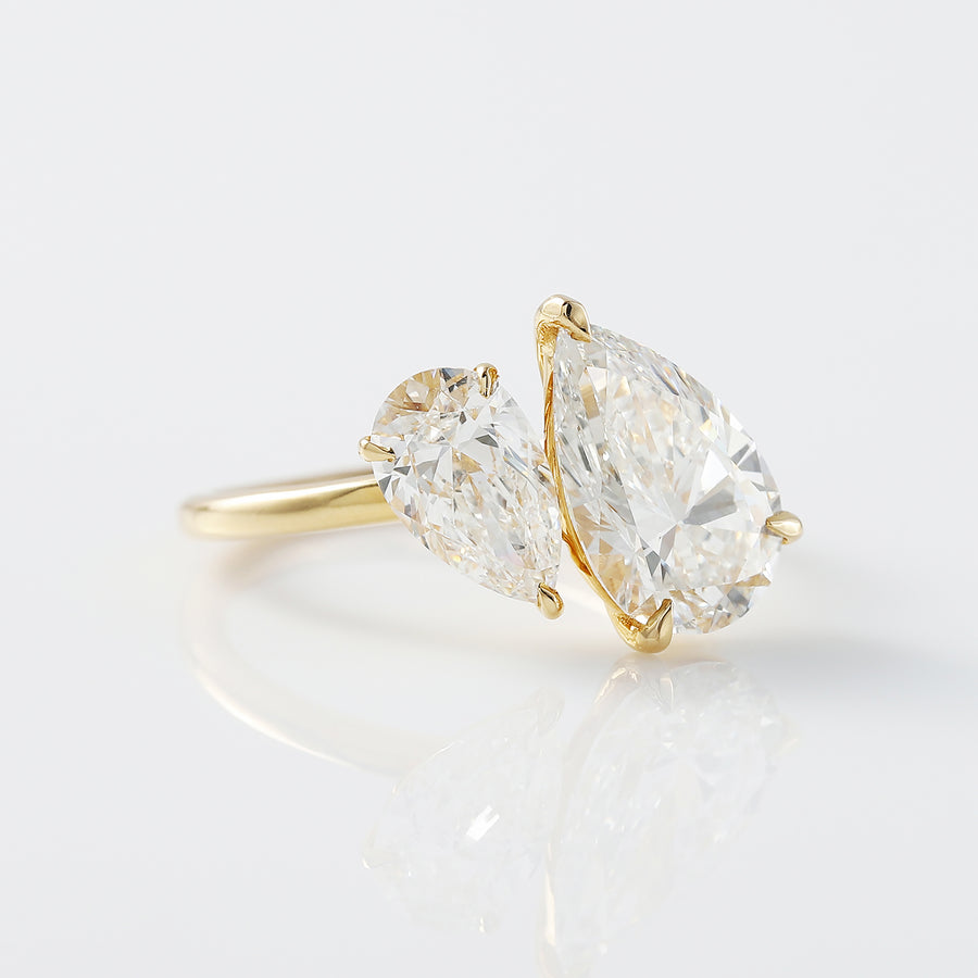 Pear-Cut Toi et Moi Moissanite Engagement Ring