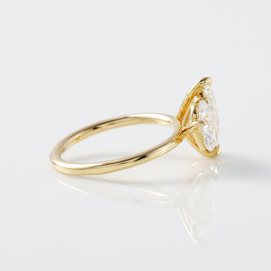 Pear-Cut Toi et Moi Moissanite Engagement Ring