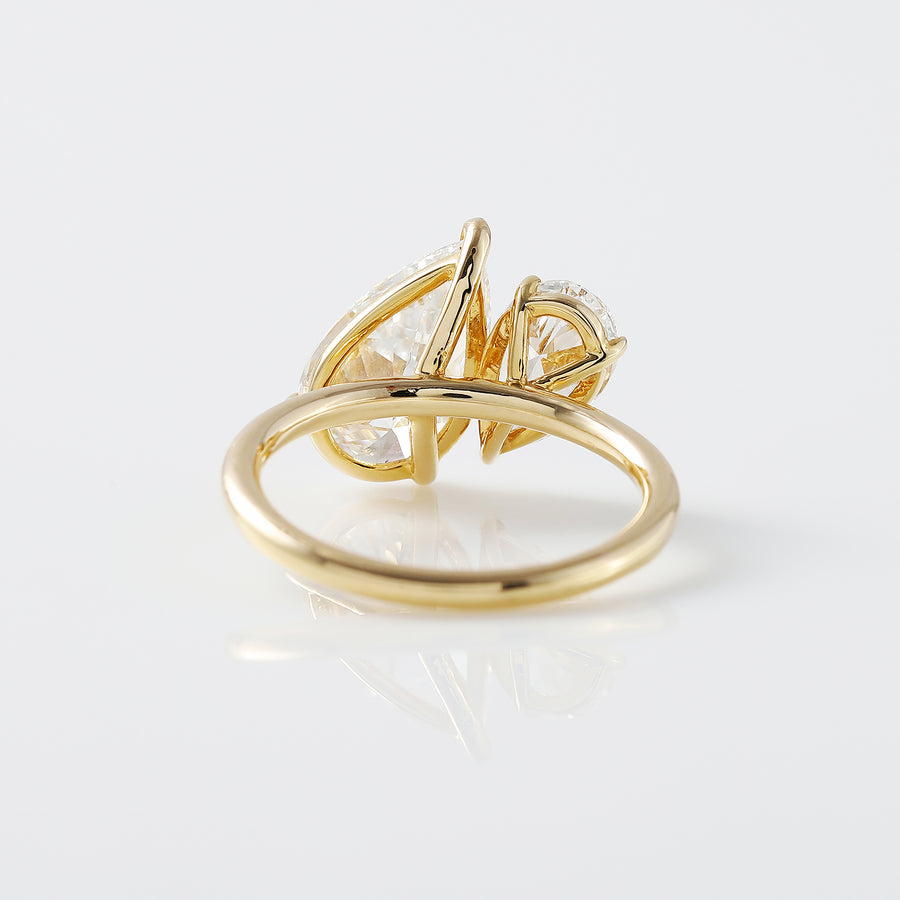 Pear-Cut Toi et Moi Moissanite Engagement Ring