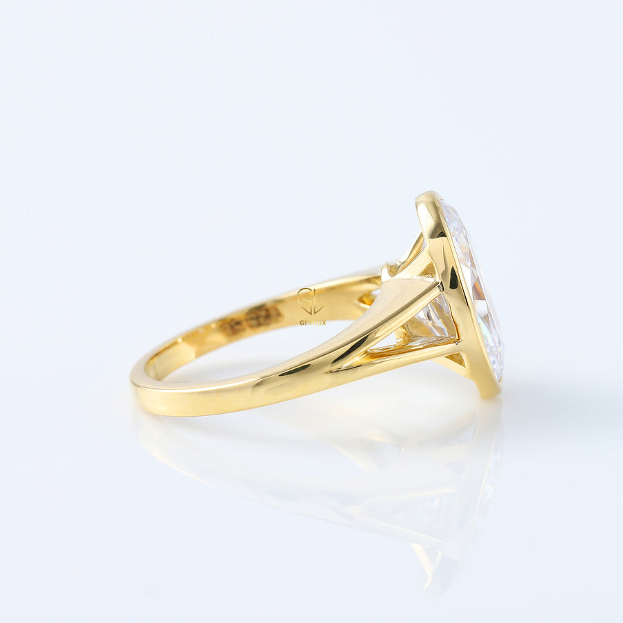 IGI Certified Oval Cut Diamond Solitaire Split Shank Ring