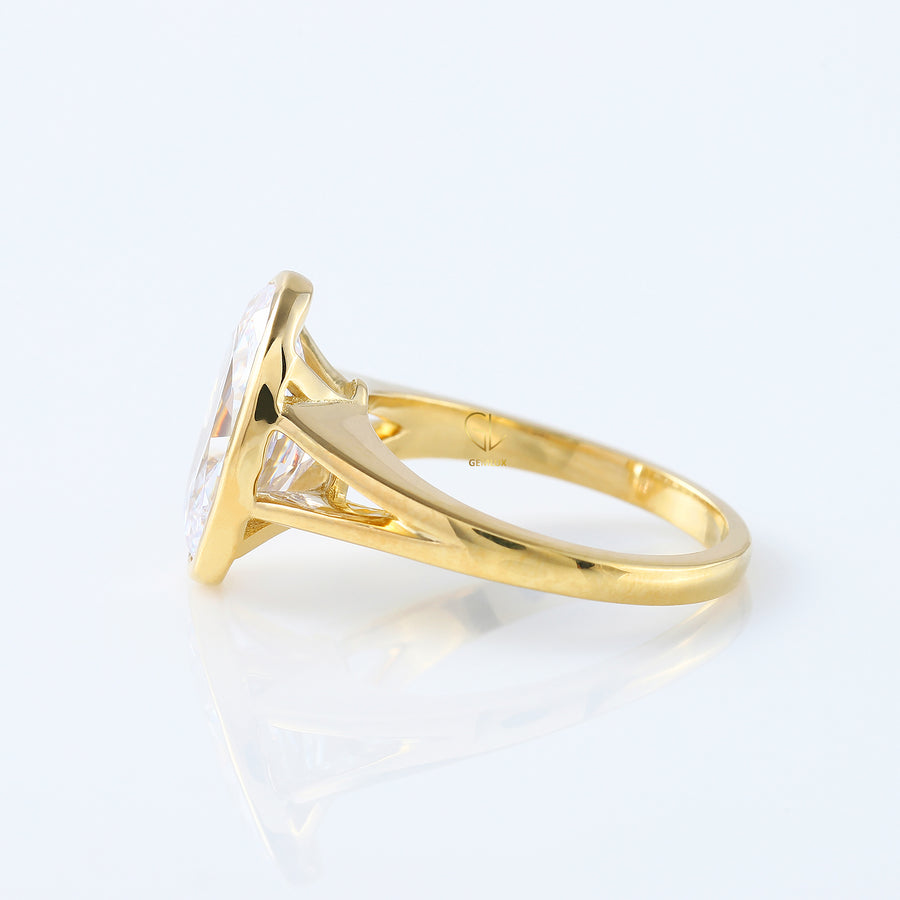 IGI Certified Oval Cut Diamond Solitaire Split Shank Ring
