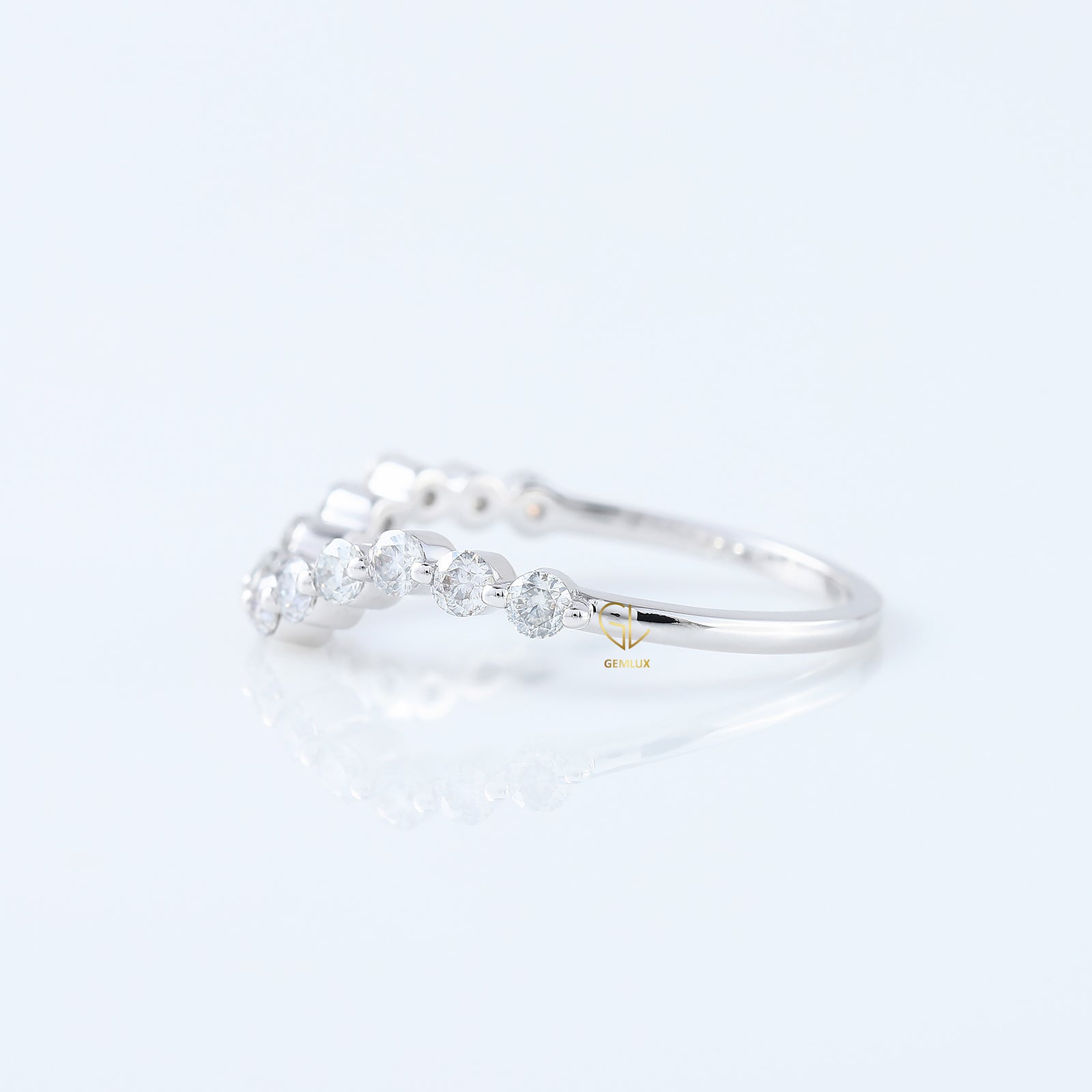 Round Cut Moissanite Diamond Curved Wedding Band