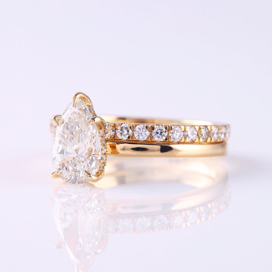 Pear Cut Moissanite Solitaire Ring Set