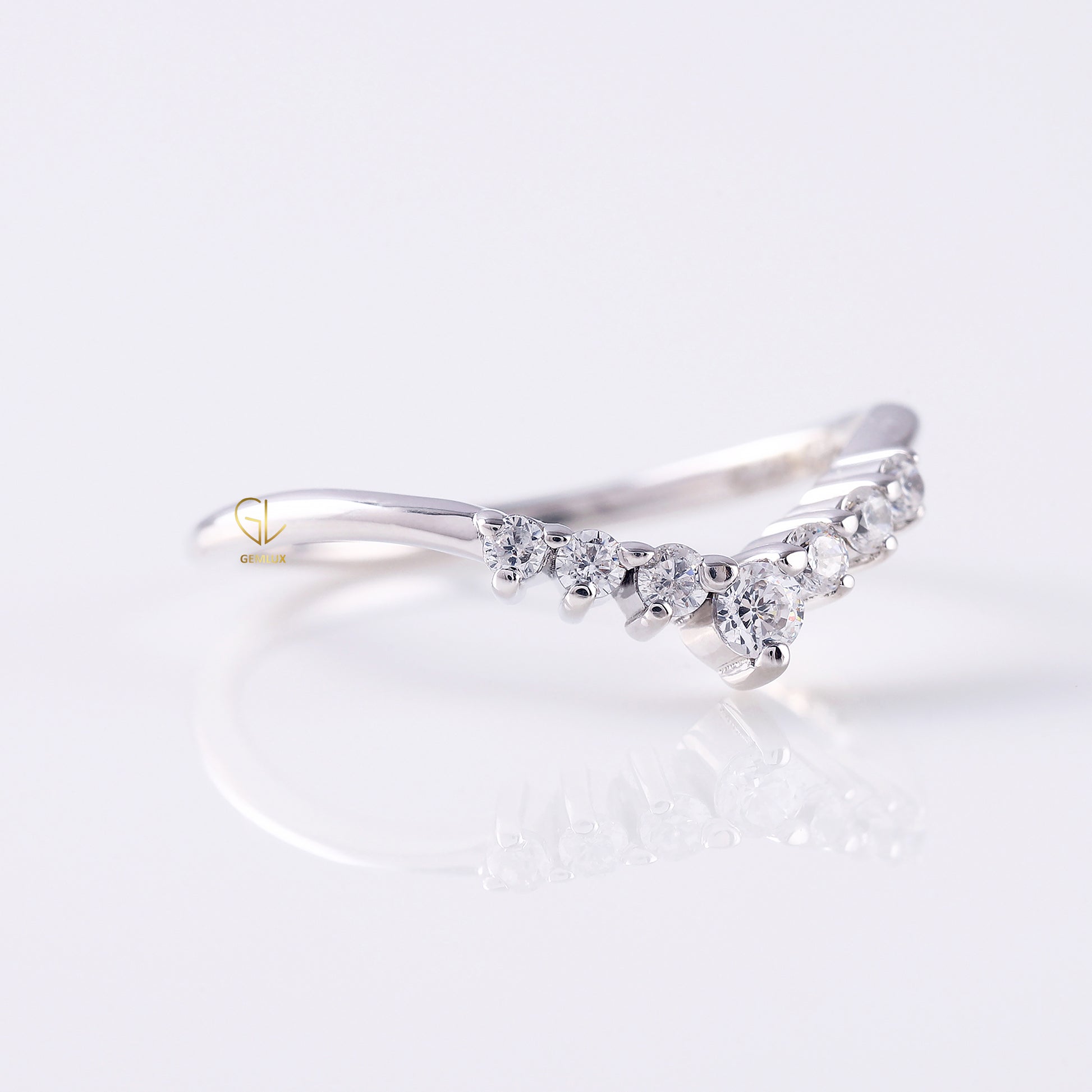 Seven Stone Curved Moissanite Widhbone Ring