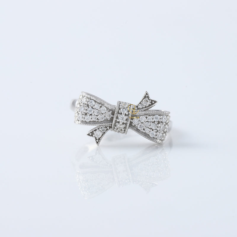 Vintage Style Round Moissanite Bow Ring