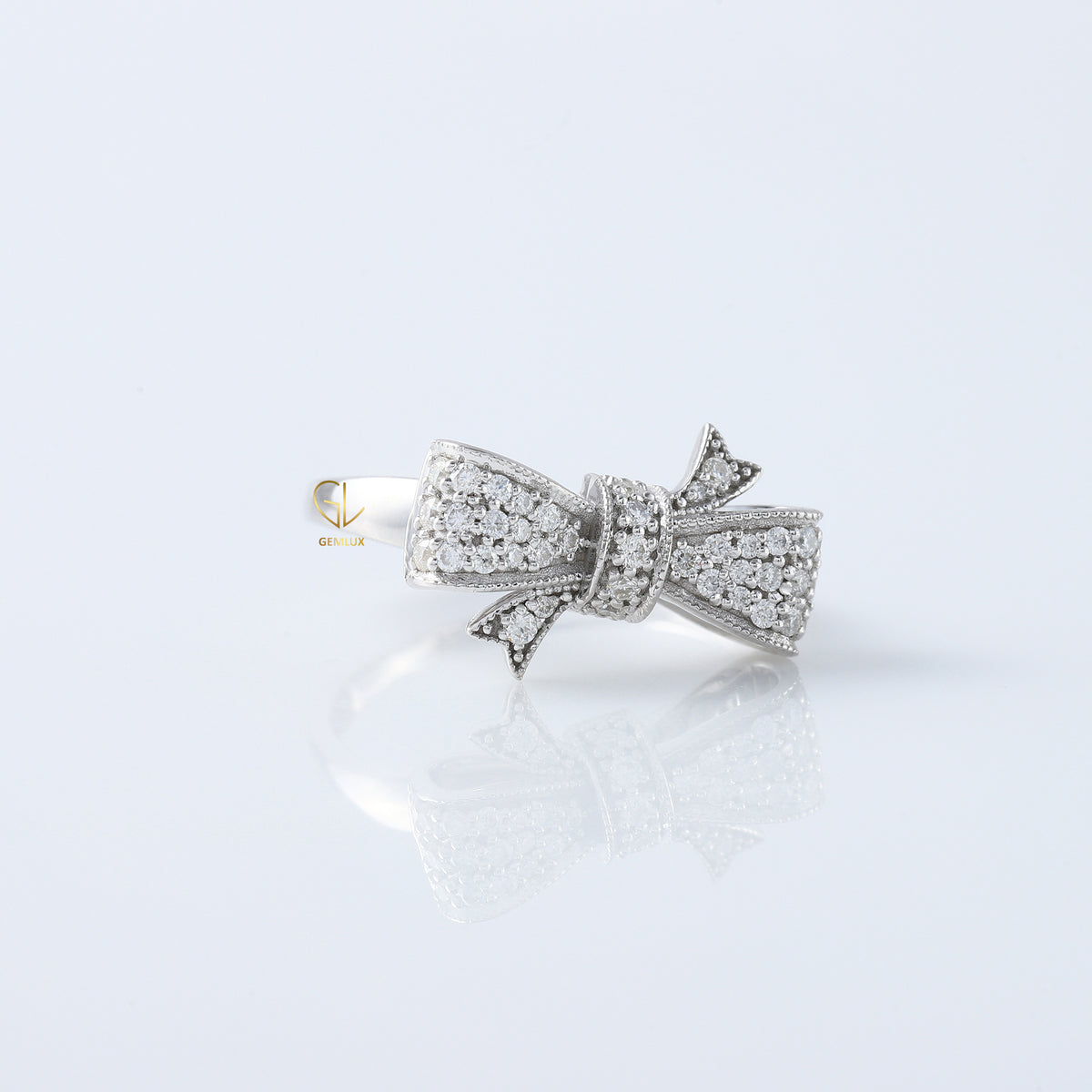 Vintage Bow Style Round Cut Moissanite Diamond Engagement Ring