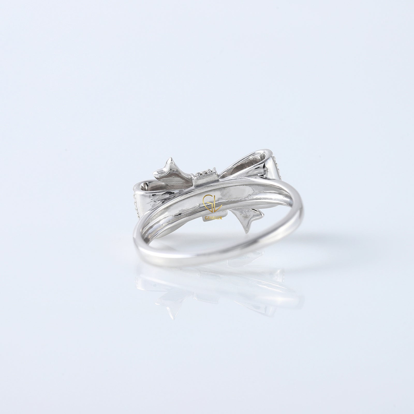 Vintage Bow Style Round Cut Moissanite Diamond Engagement Ring