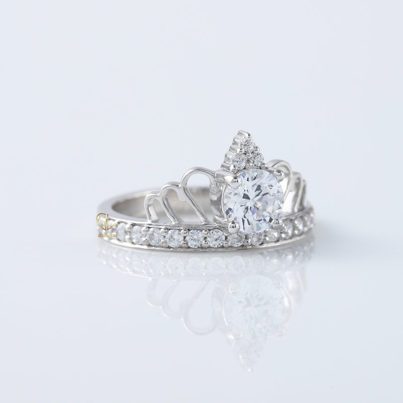 Round Cut Moissanite Queen Crown Proposal Ring
