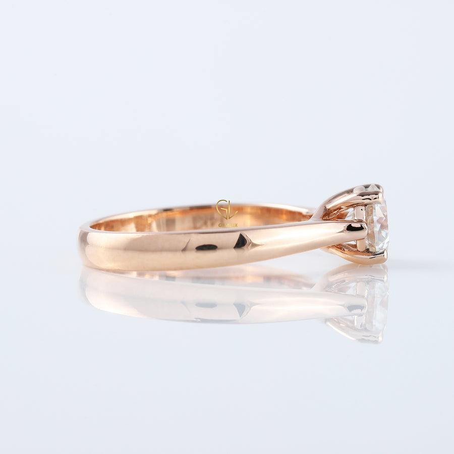 Pinch Style 1 Ct Round Cut Moissanite Solitaire Ring