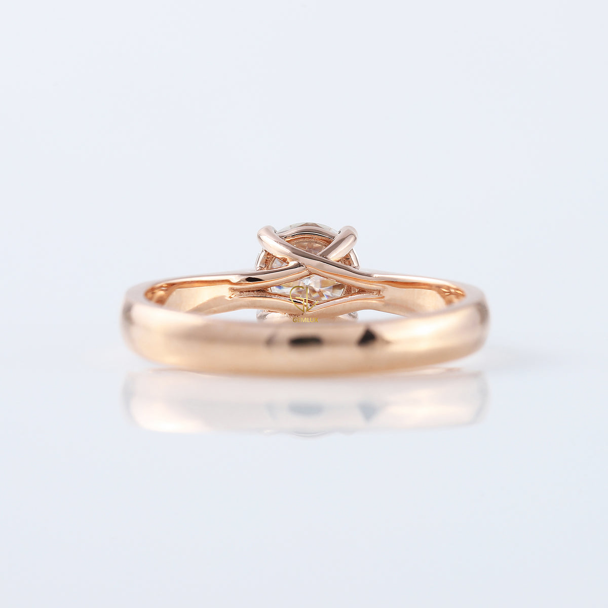 Pinch Style 1 Ct Round Cut Moissanite Solitaire Ring