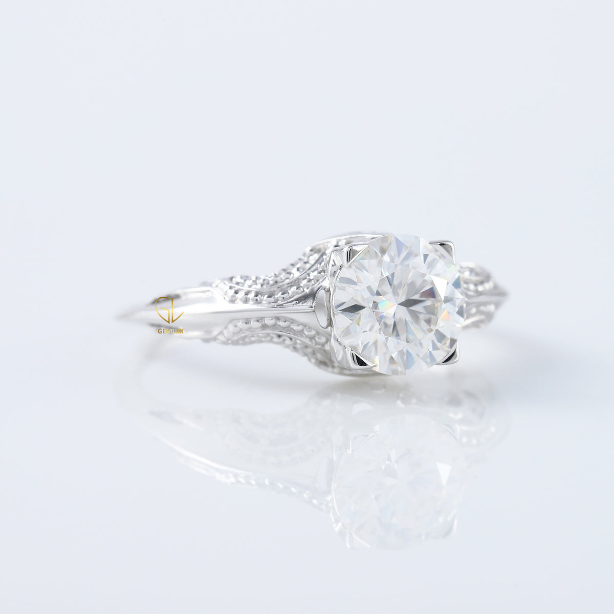 Art Deco Round Cut Moissanite Filigree Engagement Ring