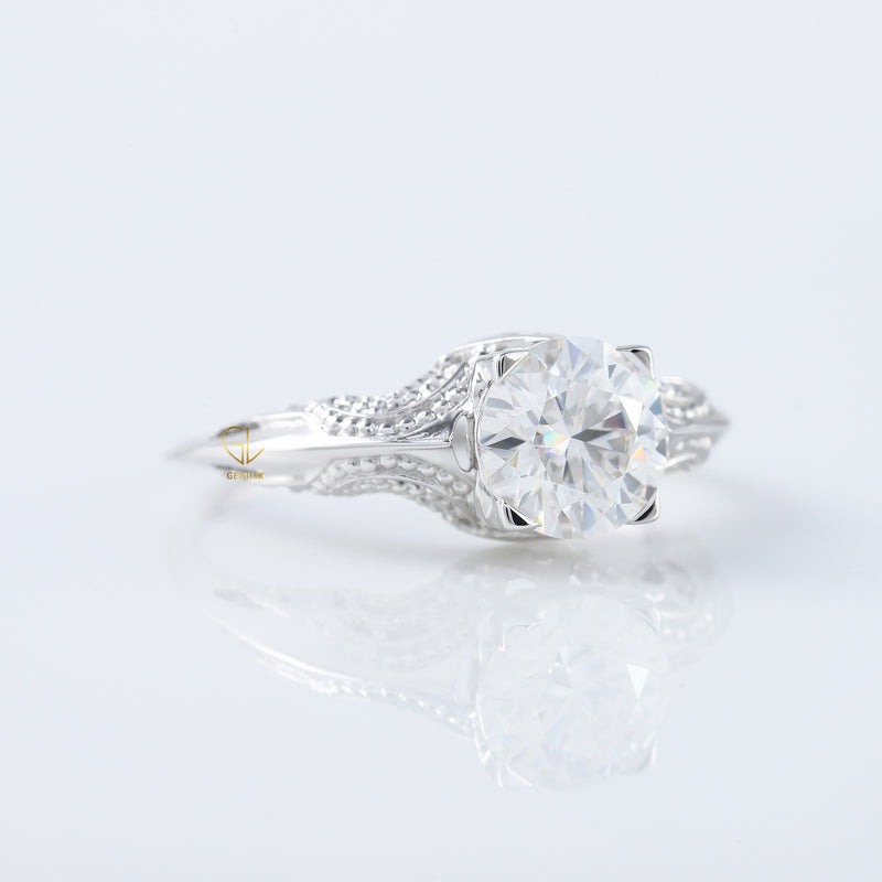 Art Deco Round Cut Moissanite Filigree Engagement Ring