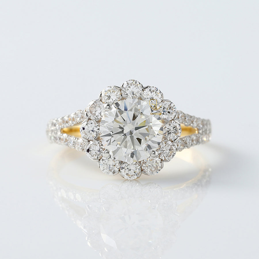Round Cut Moissanite Split Shank Ring- Yellow Gold