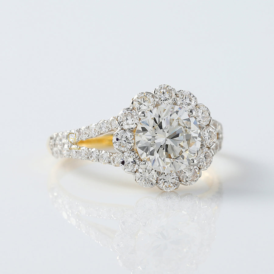 Round Cut Moissanite Split Shank Ring- Yellow Gold