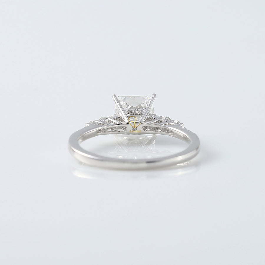 Princess Cut Solitaire Diamond Ring With Side Stones
