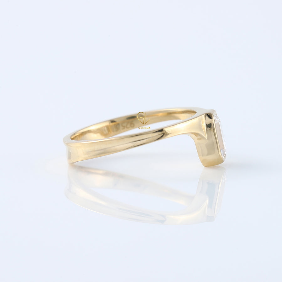 Emerald Cut Moissanite Diamond Curved Solitaire Ring