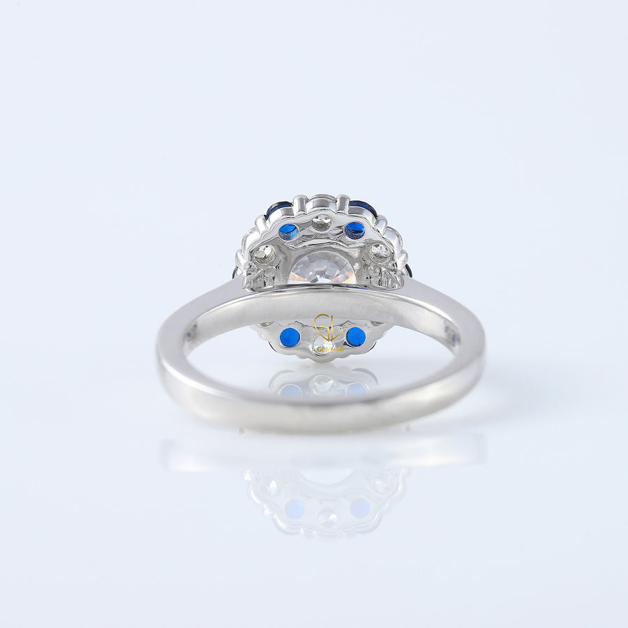 Round Cut Moissanite Halo Engagement Ring For Her