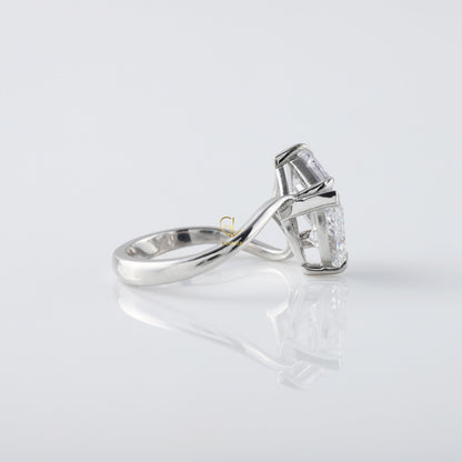 Lab Grown Pear Cut and Emerald Cut Toi Et Moi Engagement Ring