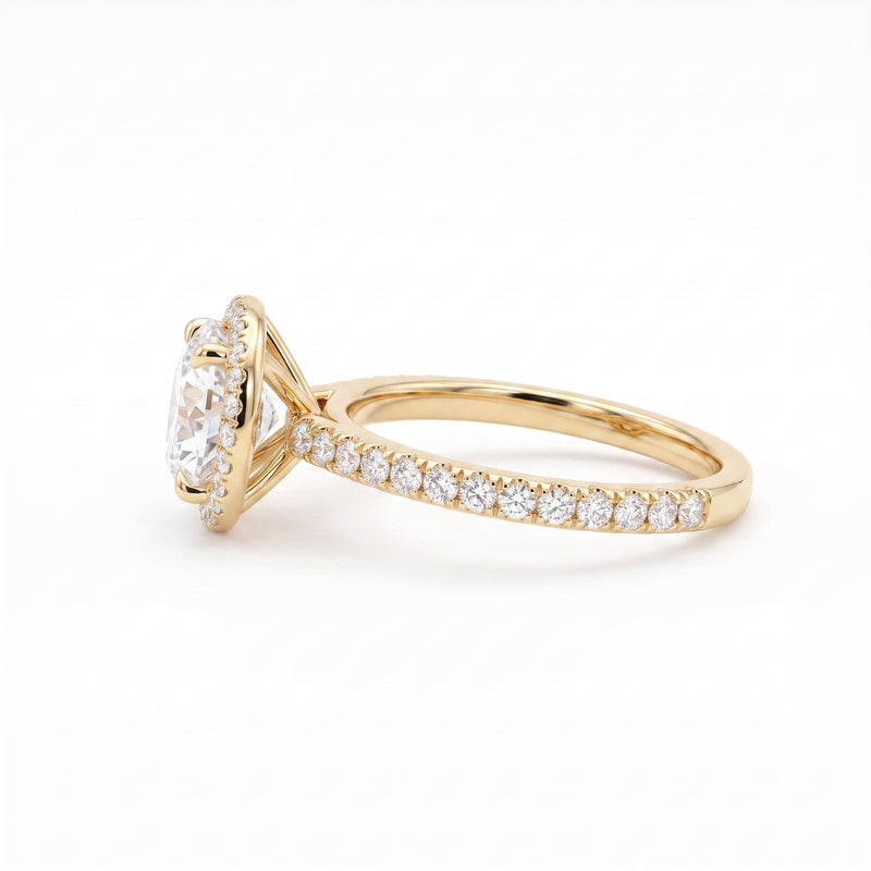 Round Cut Diamond Halo Pavé Engagement Ring
