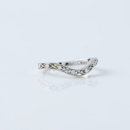 Round Cut Moissanite Diamond Art Deco Curve Wedding Band