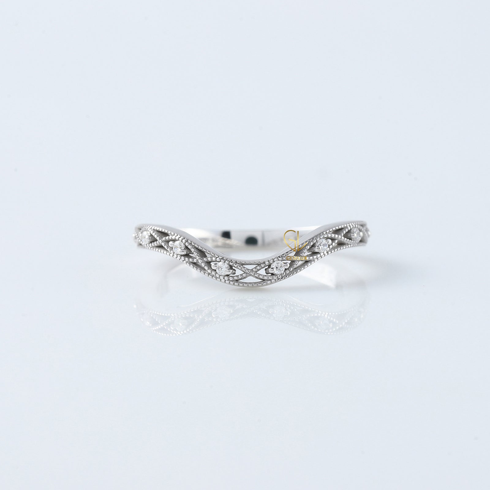 Round Cut Moissanite Diamond Art Deco Curve Wedding Band