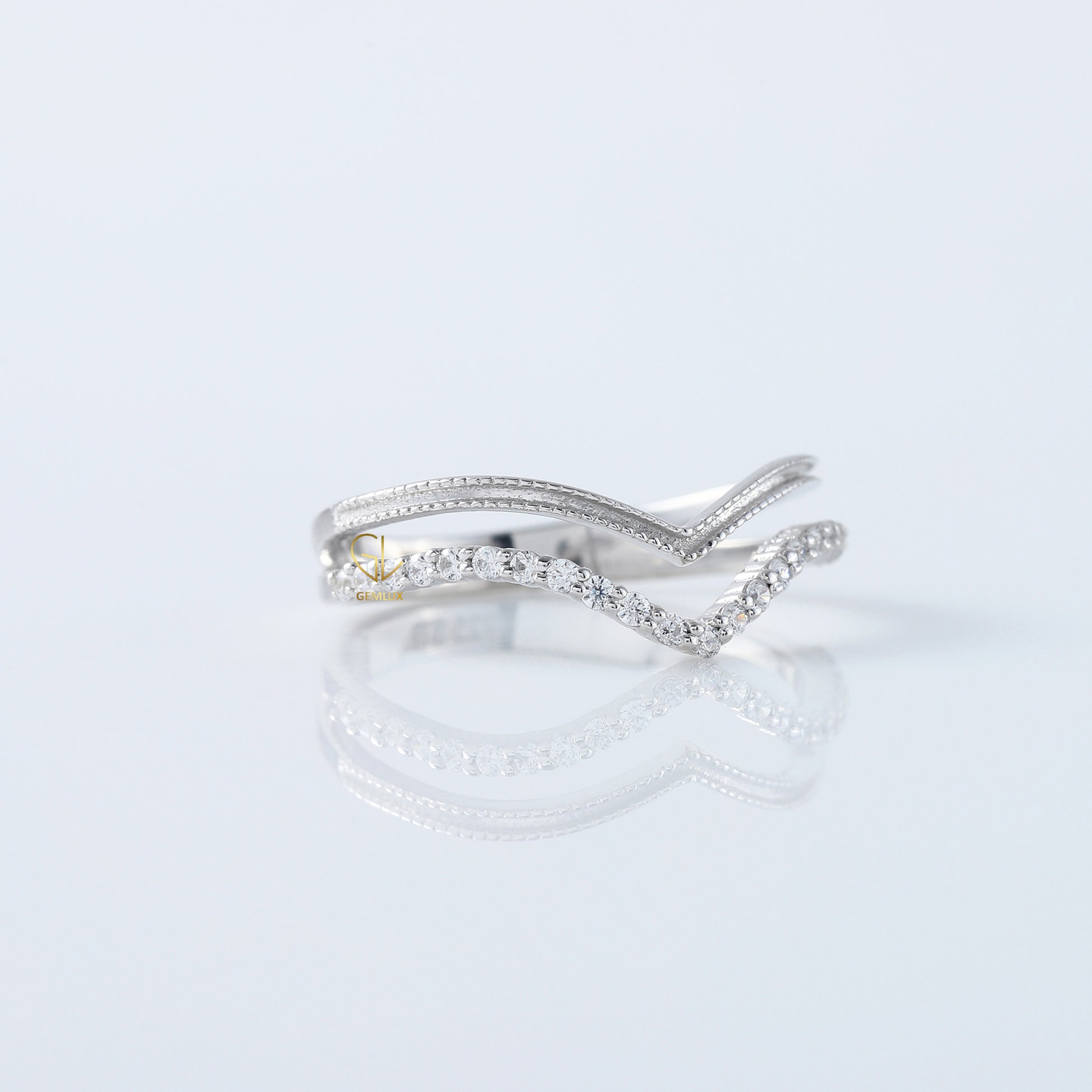 Round Cut Moissanite Diamond Chevron Wedding Band
