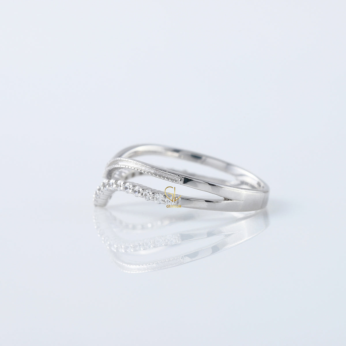 Round Cut Moissanite Diamond Chevron Wedding Band