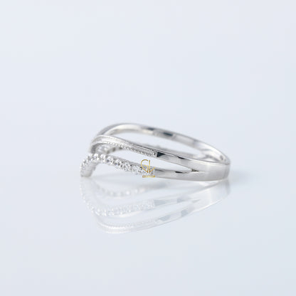 Round Cut Moissanite Diamond Chevron Wedding Band