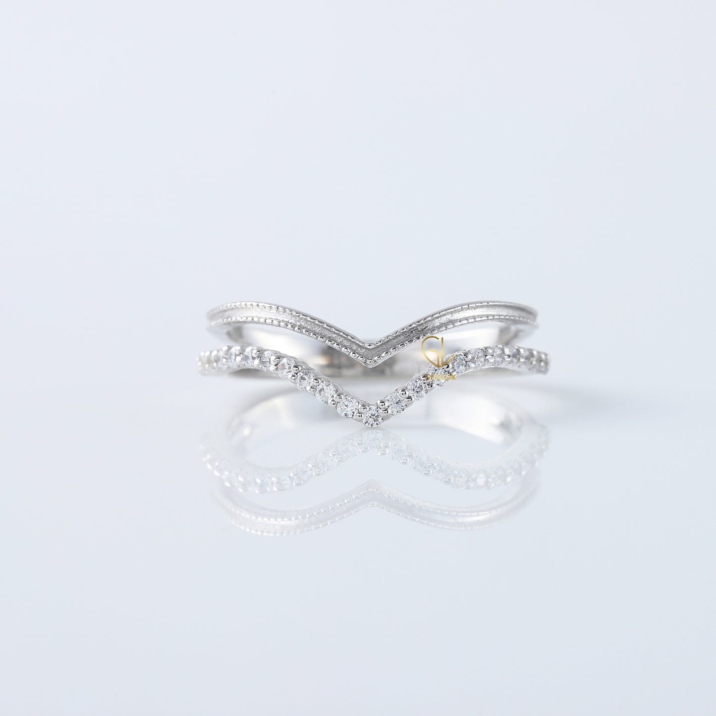 Round Cut Moissanite Diamond Chevron Wedding Band